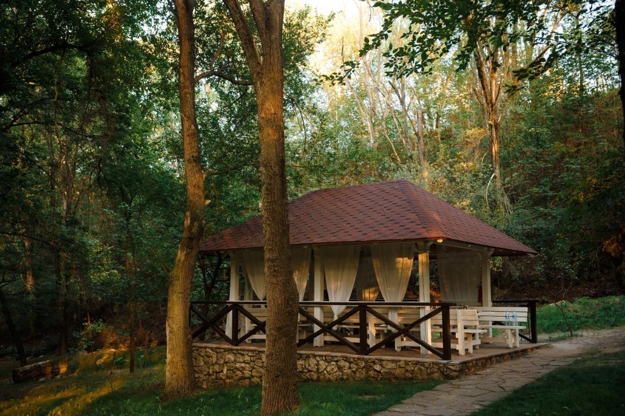 Sky Land Camping & Resort Cricova Esterno foto