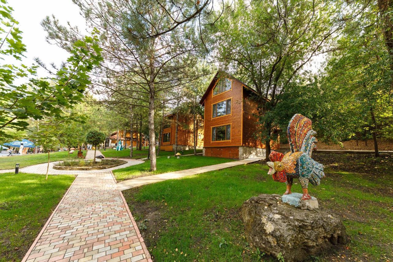 Sky Land Camping & Resort Cricova Esterno foto