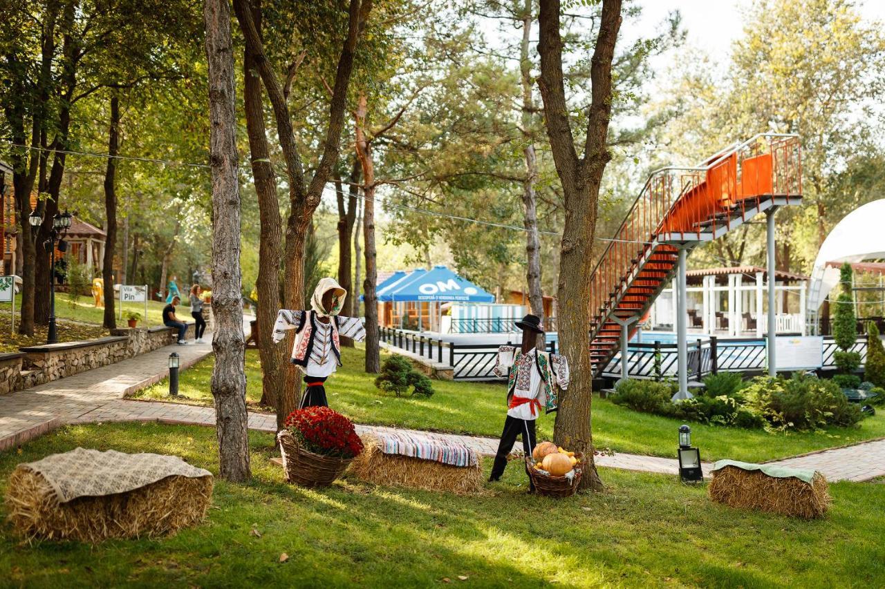 Sky Land Camping & Resort Cricova Esterno foto