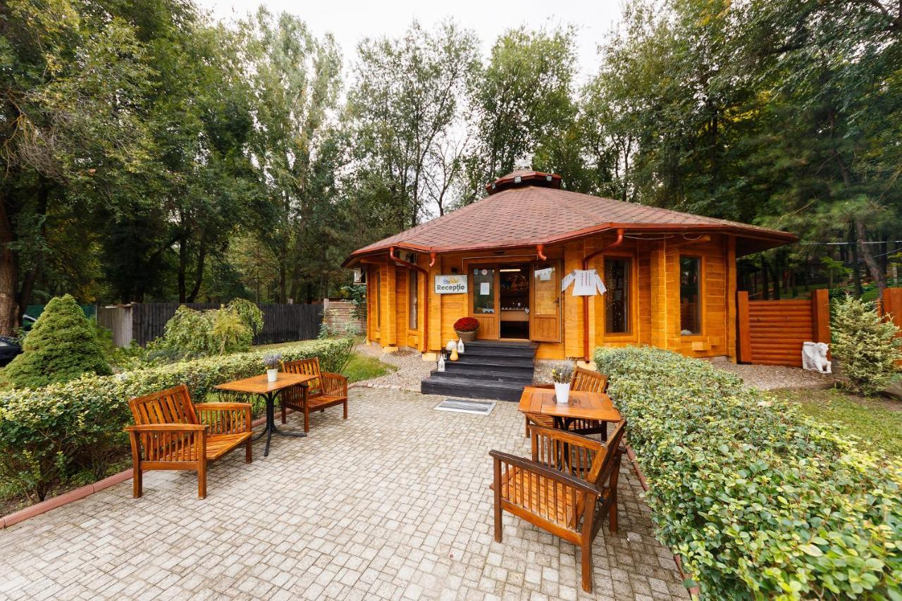 Sky Land Camping & Resort Cricova Esterno foto