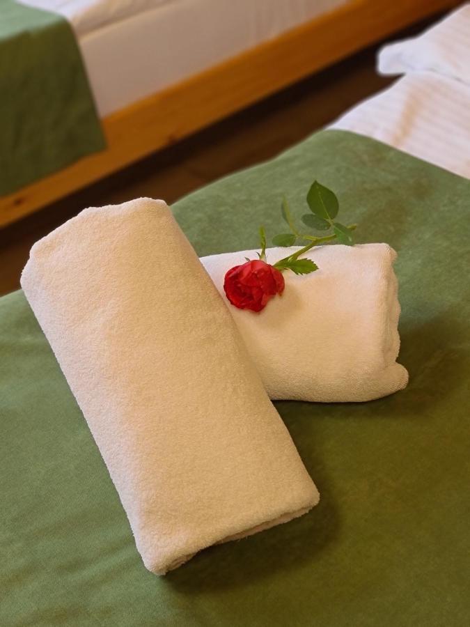 Sky Land Camping & Resort Cricova Esterno foto