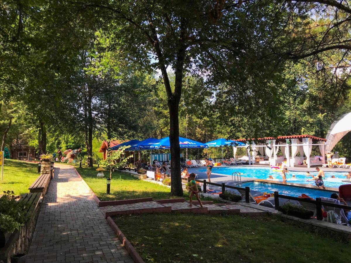 Sky Land Camping & Resort Cricova Esterno foto