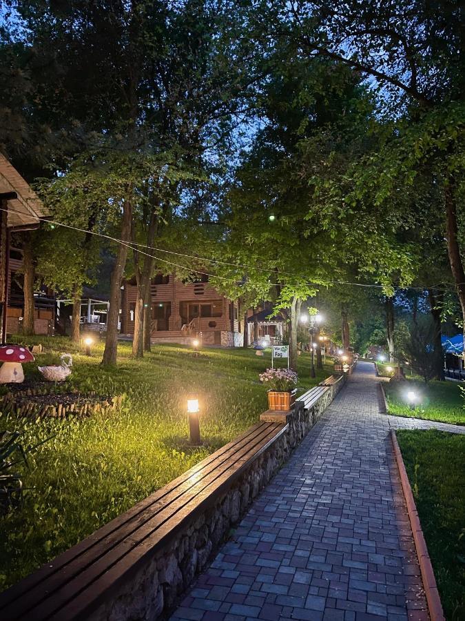 Sky Land Camping & Resort Cricova Esterno foto